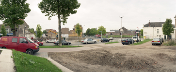 123629 Gezicht op de hoek Kleine Singel (links) en Wittevrouwensingel te Utrecht tijdens de sloop van de Mitsubishi ...